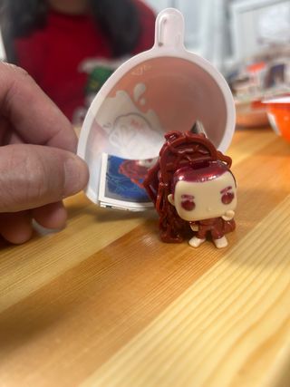 Figura Kinder Joy Eleven Mundo del Revés