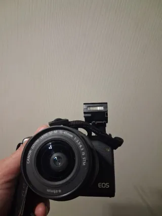 Cámara Canon EOS Negra