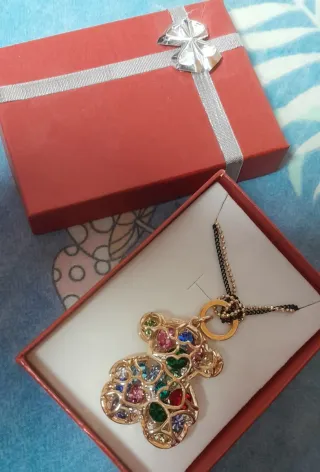 Colgante Oso Corazones Multicolor Dorado