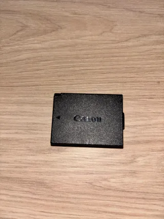 Canon EOS 4000D + Objetivo 18-55 mm + Funda