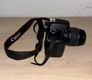 Canon EOS 4000D + Objetivo 18-55 mm + Funda