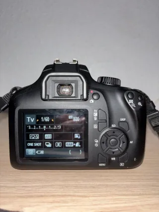 Canon EOS 4000D + Objetivo 18-55 mm + Funda