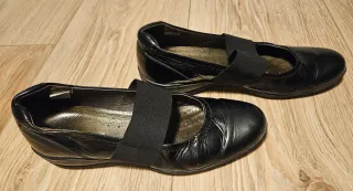 Zapatos Wonders charol negros mujer