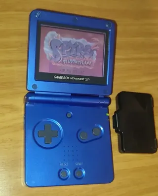 Game Boy Advance SP Azul + Spyro 2 + cargador