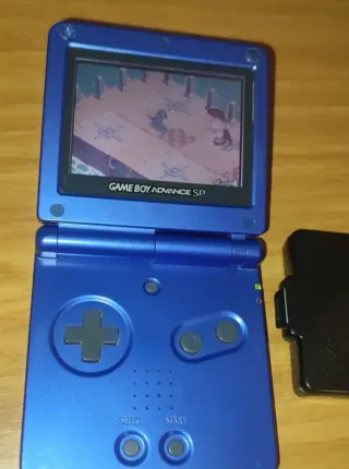 Game Boy Advance SP Azul + Spyro 2 + cargador