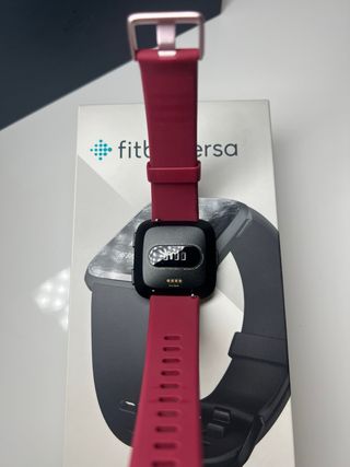 Fitbit Versa Smartwatch Rosso/Argento Nuovo