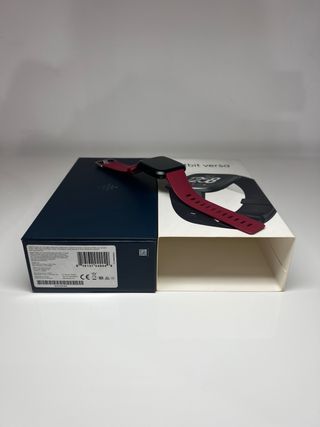 Fitbit Versa Smartwatch Rosso/Argento Nuovo