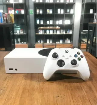 Xbox Series S 512GB + 2 Mandos + SSD Seagate 1TB