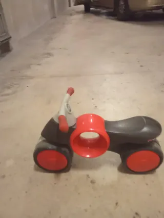 Moto correpasillos infantil roja