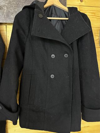 Abrigo Zara Negro con Capucha