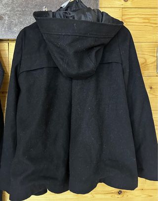 Abrigo Zara Negro con Capucha