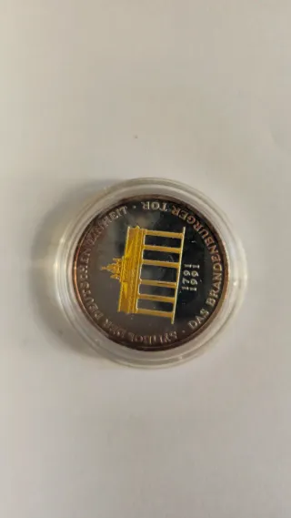 Monedas de plata .999 de diferentes tamaños.