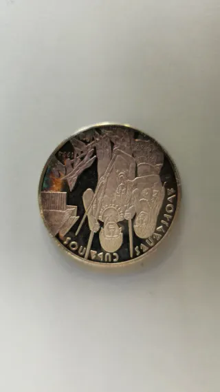 Monedas de plata .999 de diferentes tamaños.