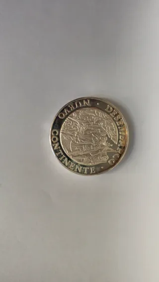 Monedas de plata .999 de diferentes tamaños.