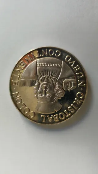 Monedas de plata .999 de diferentes tamaños.