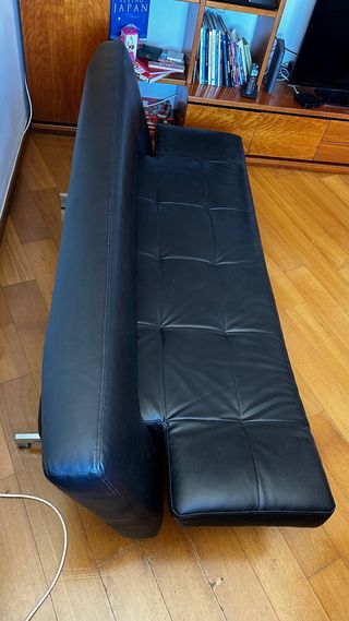 Sofá-Cama Preto em Pele