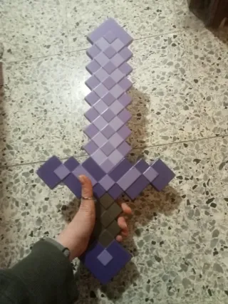 Espada Minecraft Morada y Verde