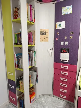 Armario juvenil esquinero