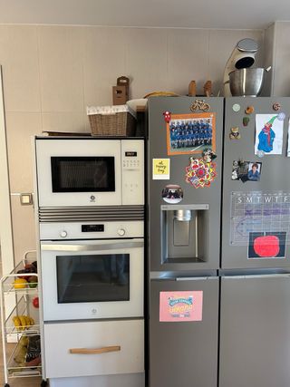 Muebles de cocina y encimera silestone roja