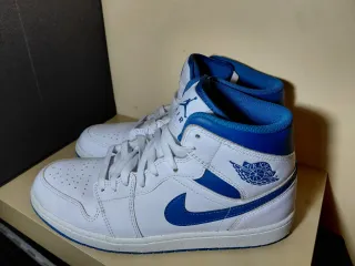 Nike Air Jordan Mid Zapatillas Blancas y Azules