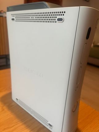 Consola Xbox 360 20GB. Con mandos y juegos.