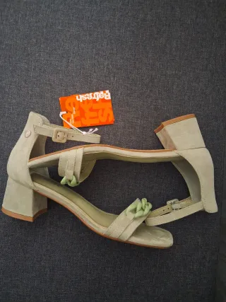 Sandalias de antelina color verde agua Refresh