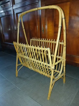 Portariviste in rattan