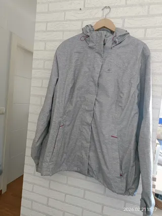 Chaqueta Quechua Gris Talla XXL Nueva
