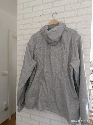 Chaqueta Quechua Gris Talla XXL Nueva