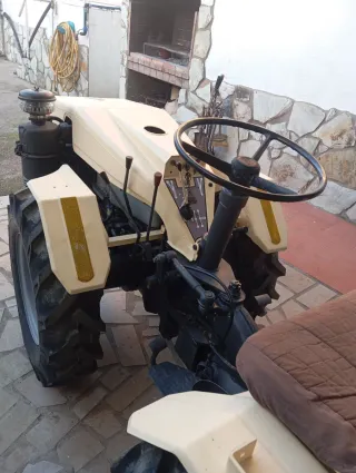 Tractor Pasquali .
