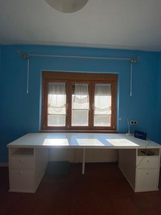 Escritorio IKEA blanco con cajoneras