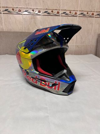 Capacete alpinestars sm5 com gráficos redbull