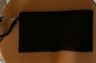 Cartera de cuero Guess