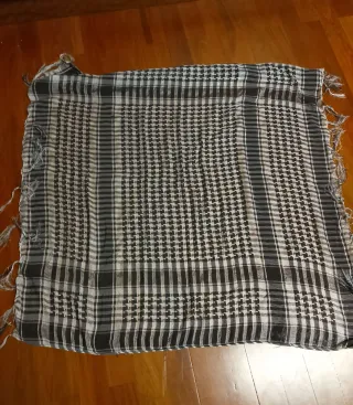 Sciarpa con frange nuova