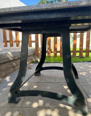 Mesa de hierro y mármol