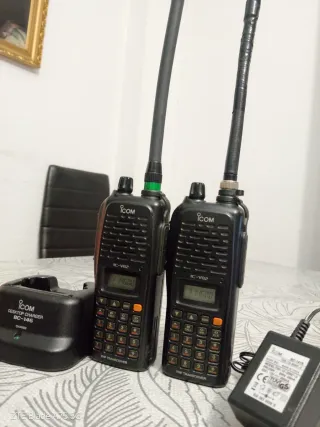 Radio Walkie Icom IC - V82