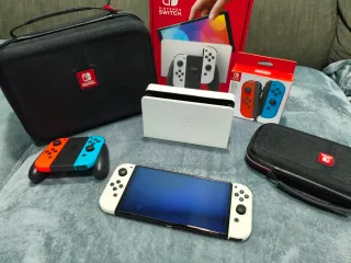 CONSOLA NINTENDO SWITCH OLED+MANDOS+2FUNDAS+CAJA