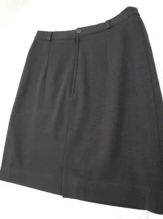 Falda Negra Gerad Darell