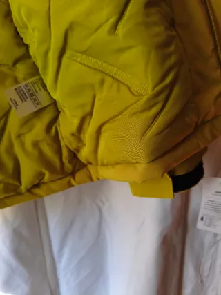 Chaqueta outdoor softshell amarilla S/M, capucha