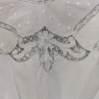 Blusa eduardina antigua blanca de algodón fino