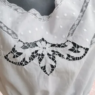 Blusa eduardina antigua blanca de algodón fino