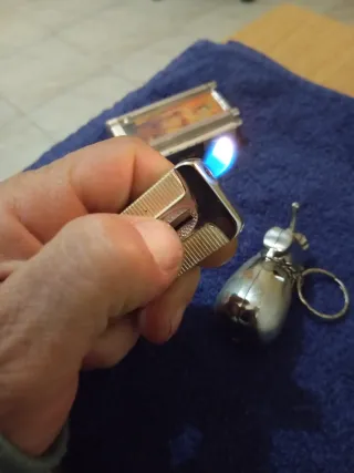 Lote di tre accendini vintage anni '90