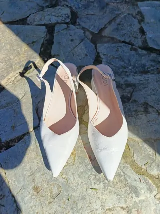 Se vende Cancán y Zapatos de novia junto/separado