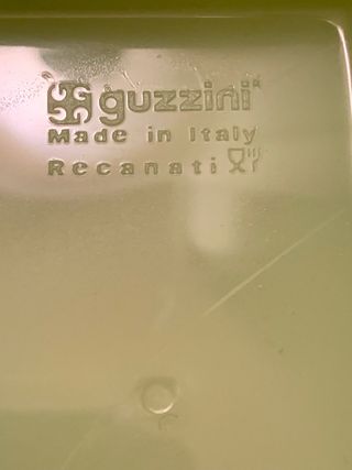 Portatovaglioli o portariviste vintage in plastica