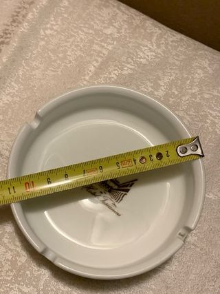 Posacenere in ceramica bianca