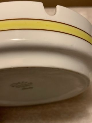 Posacenere in ceramica bianca