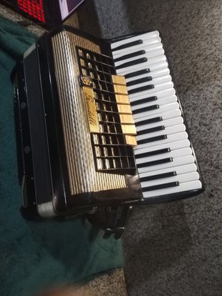 Fisarmonica Scandalli a 80 bassi