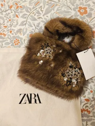 Bolso de mano abalorios pelo Zara