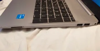 HP 250 G8 (Usado) funciona perfecto