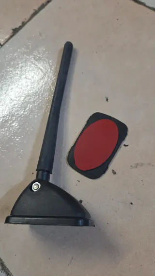 Antenna adesiva per auto